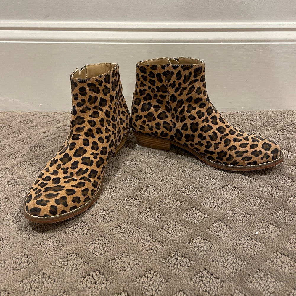 Tucker + Tate Leopard Print Booties.